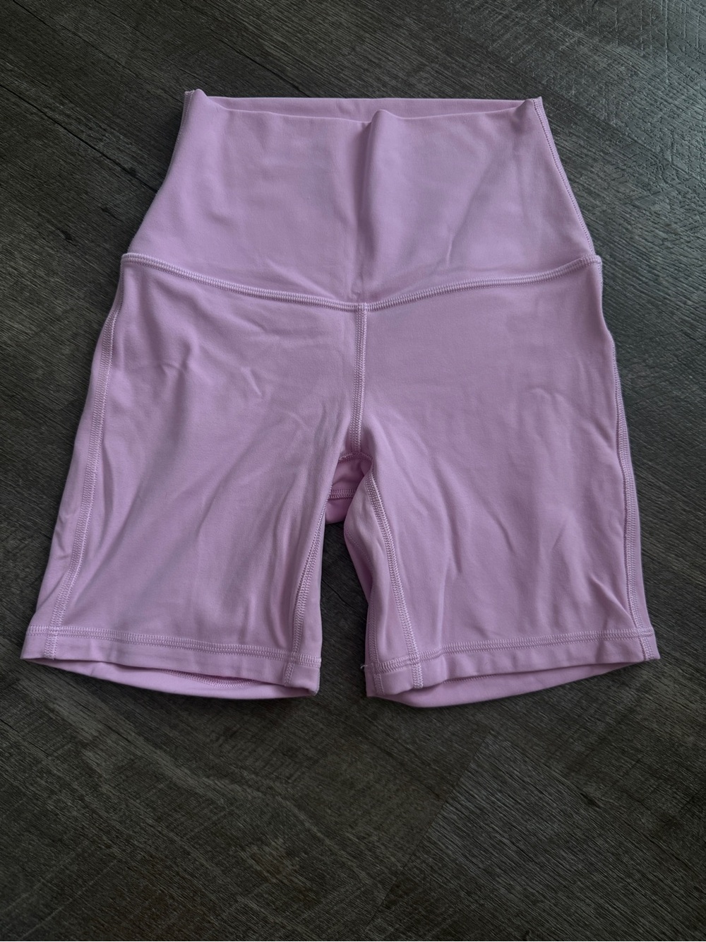 Like new lululemon align 6" shorts